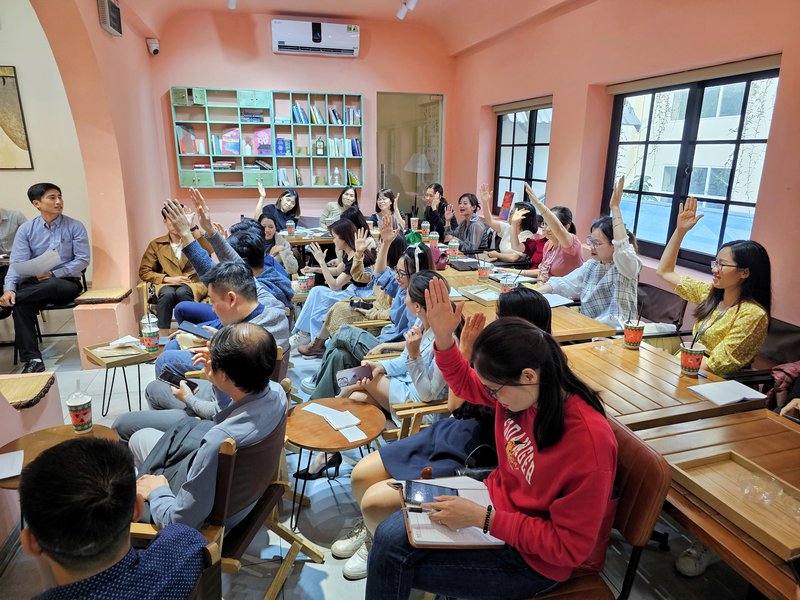 Khong khi soi noi trong mot lop hoc o VTT.jpeg